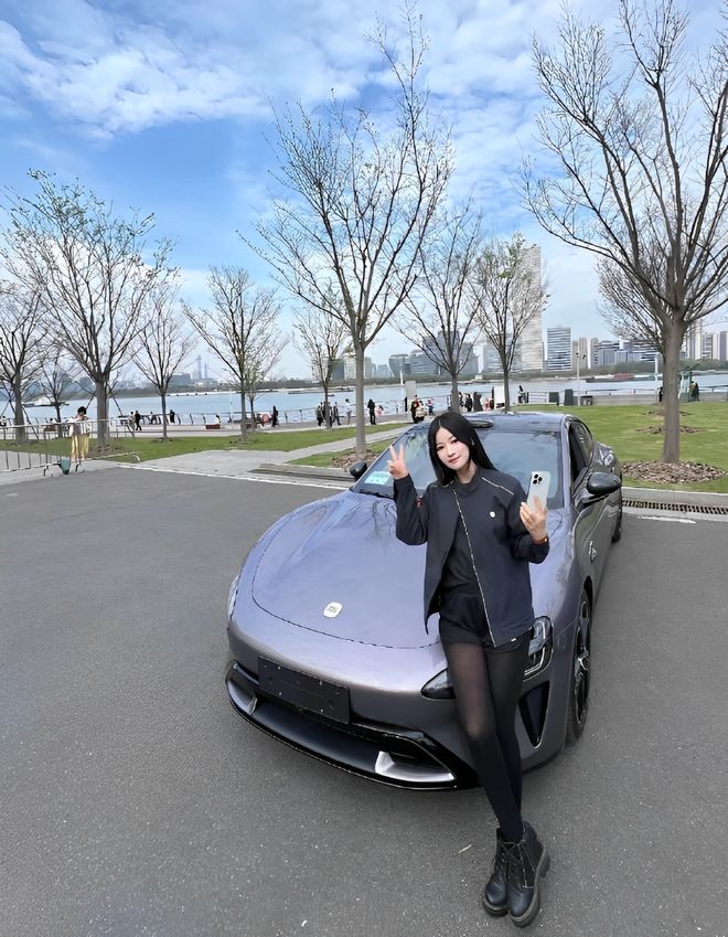 质量都这么高的吗？仙女也就长这样吧不朽情缘首页小米SU7的美女车主(图3)